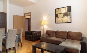 Deluxe Two-Bedroom Apartment room in Hotel Gozsdu Court