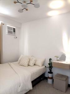 AR04 H&Bs BrandNew1BR Smart Unit w Alexa