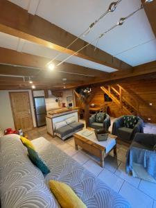 Appartements Le CHAL HEUREUX bel appartement dans vieille ferme de montagne renovee : photos des chambres