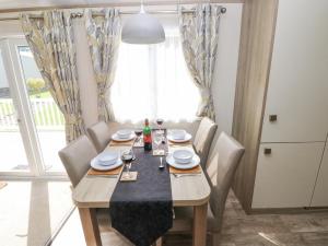 116 Woodpecker Lodge