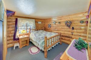 Libby Home with Mountain Views Gazebo and Fire Pit!