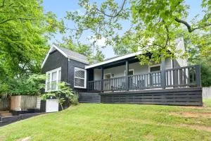 Memories on Madison - Entire Home w/ Game Room & Outdoor Fire Pit (102 Madison Ter) - Saint Bethlehem