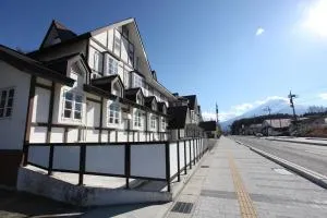 Hotel Camelot - 鸣泽市