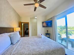 Cozy City Center Condo, Full AC