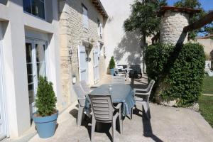 Maisons de vacances Gite de charme dans ancienne seigneurie : Maison 3 Chambres