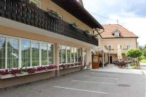 Gasthof Pension Jägerwirt - Augsdorf