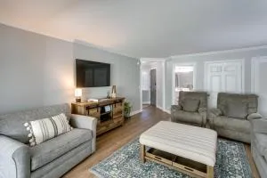 4 Mi to Beach St Simons Island Golf Course Condo - Darien