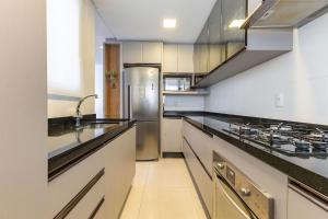 Varandas do Atlântico - Apartamento Sofisticado em Condomínio Pé na Areia