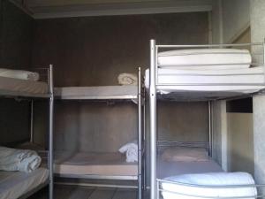 Rosebank Lodge & Backpacker