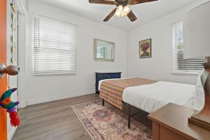 Sunny Suite on 43rd by Rather Be Properties
