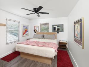 Folly Vacation Perfect Purple Palace Apt C