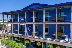 Folly Vacation Perfect Purple Palace Apt C