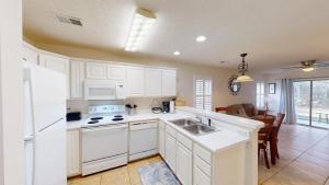 Relaxing 2 Bedroom Villa True Blue Pawleys Island