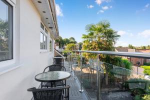 5 Bedroom Detached Beach House Poole