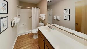Scenic Golf Villa River Club 2BR Getaway
