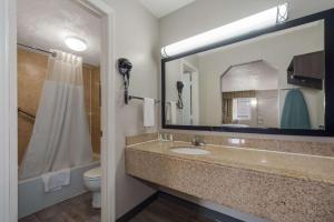 Quality Inn Charleston - West Ashley