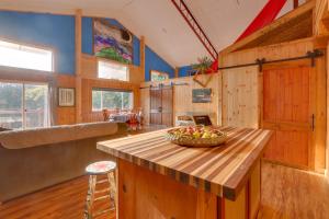 Peaceful Berkeley Springs Home Escape to Nature!