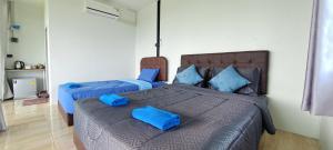 บ้านไร่ระเบียงฟ้า น้ำหนาว แคมป์ปิ้ง