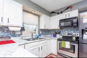 20Min To International Airport! 10min to PNC Music! WIFI