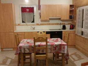 Studio cosy avec mezzanine, proche centre Les Gets, à 400m des télécabines, Wi-Fi inclus - FR-1-671-30