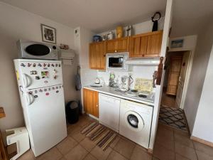 Appartement 3 pièces au centre des Angles avec terrasse et vue sur le lac - FR-1-593-94