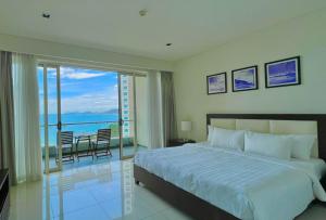 Rozys Cozy Beachfront Apartment