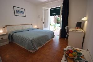 Double or Twin Room with Garden View room in Hotel Valle Verde