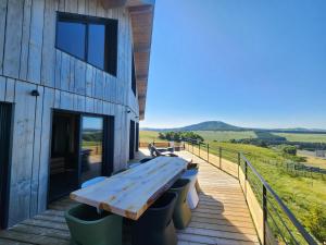 Chalets Chalet de Standing a Super Besse avec Jacuzzi SB2 : photos des chambres