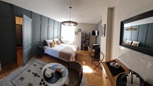 B&B / Chambres d'hotes Le 11 en Pevele : Chambre Double ou Lits Jumeaux avec Salle de Bains Privative