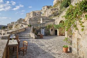 Via Civita 28, 75100, Matera, Basilicata, Italy.