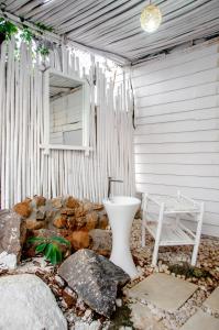 RUSTIC VOGUE