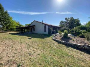 Maisons de vacances Peaceful gite with stunning pool near market town : photos des chambres