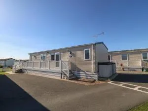 Seafront Holiday Home 2 - Llanarmon