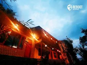 Reboot -On the Rocks - Duff Dunbar