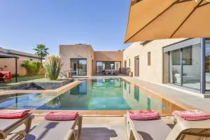 Villa Sakina, piscine Chauffée, ping-pong, cuisinière - Aït Bou Setta