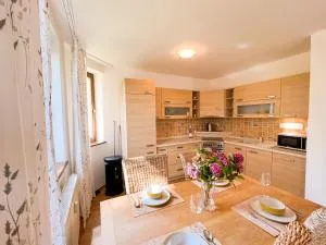 Slnečný 2-izbový apartmán Pod lesom, Dolný Smokovec - دولني سموكوفيكتس