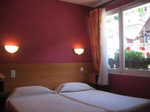 Hotels Hotel Le Sapin Fleuri : photos des chambres