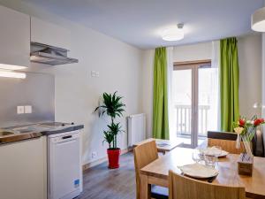 Appartements Appartement Brides-les-Bains, 2 pieces, 4 personnes - FR-1-512-31 : photos des chambres