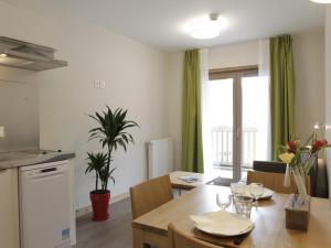 Appartements Appartement Brides-les-Bains, 2 pieces, 4 personnes - FR-1-512-34 : photos des chambres