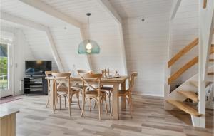 Gorgeous Home In Farsø With Kitchen