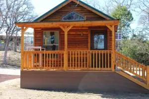 Al's Hideaway Cabin and RV Space, LLC - Pipe Creek