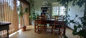 Sejours chez l'habitant Suite privee dans spacieuse maison du Perigord, avec piscine : photos des chambres
