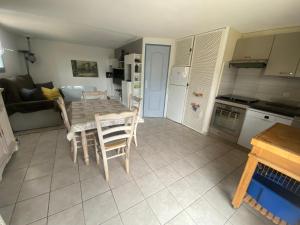 Maisons de vacances Maison pour 4 personnes 4HAM15 : photos des chambres