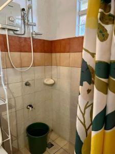 MARIKINA 32 sqm Studio for Transients w WiFi 40 inch TV Parking