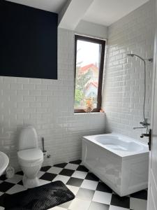 Guest House PIROSMANI