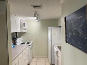 Holiday Surf and Racquet Unit 214