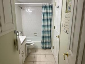 Holiday Surf and Racquet Unit 214