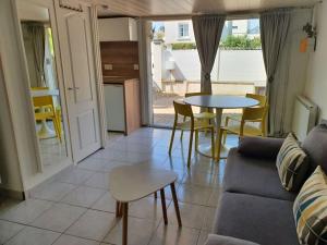 Appartements logement Amboise centre avec terrasse privee : photos des chambres