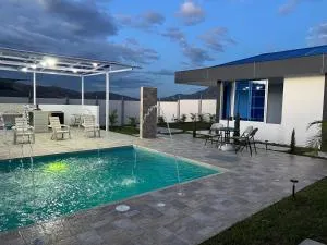 Cabañas Compostela gigante - El Doncello