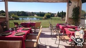 Appartements Appartement vue panoramique au domaine et golf de pont royal : photos des chambres